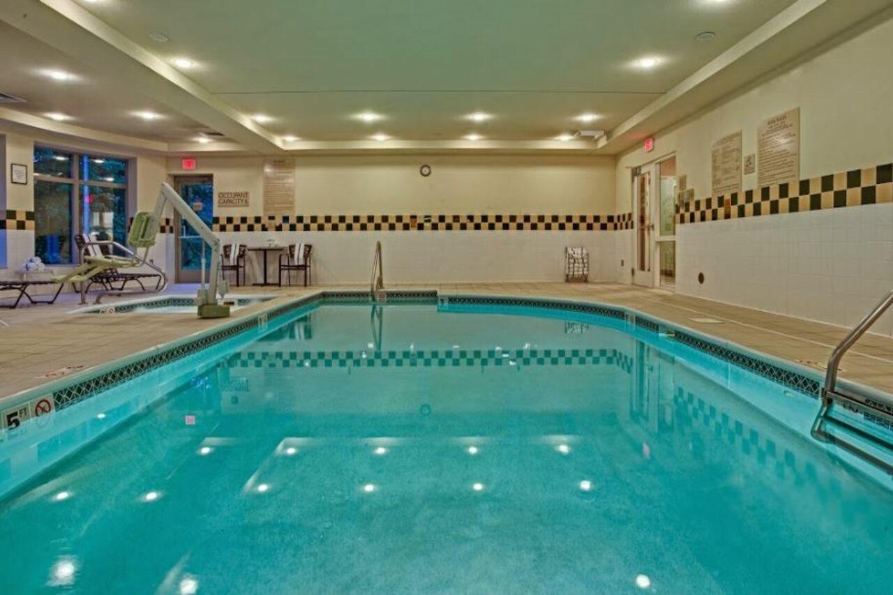 Hilton Garden Inn Cleveland Airport Fairview Park Extérieur photo