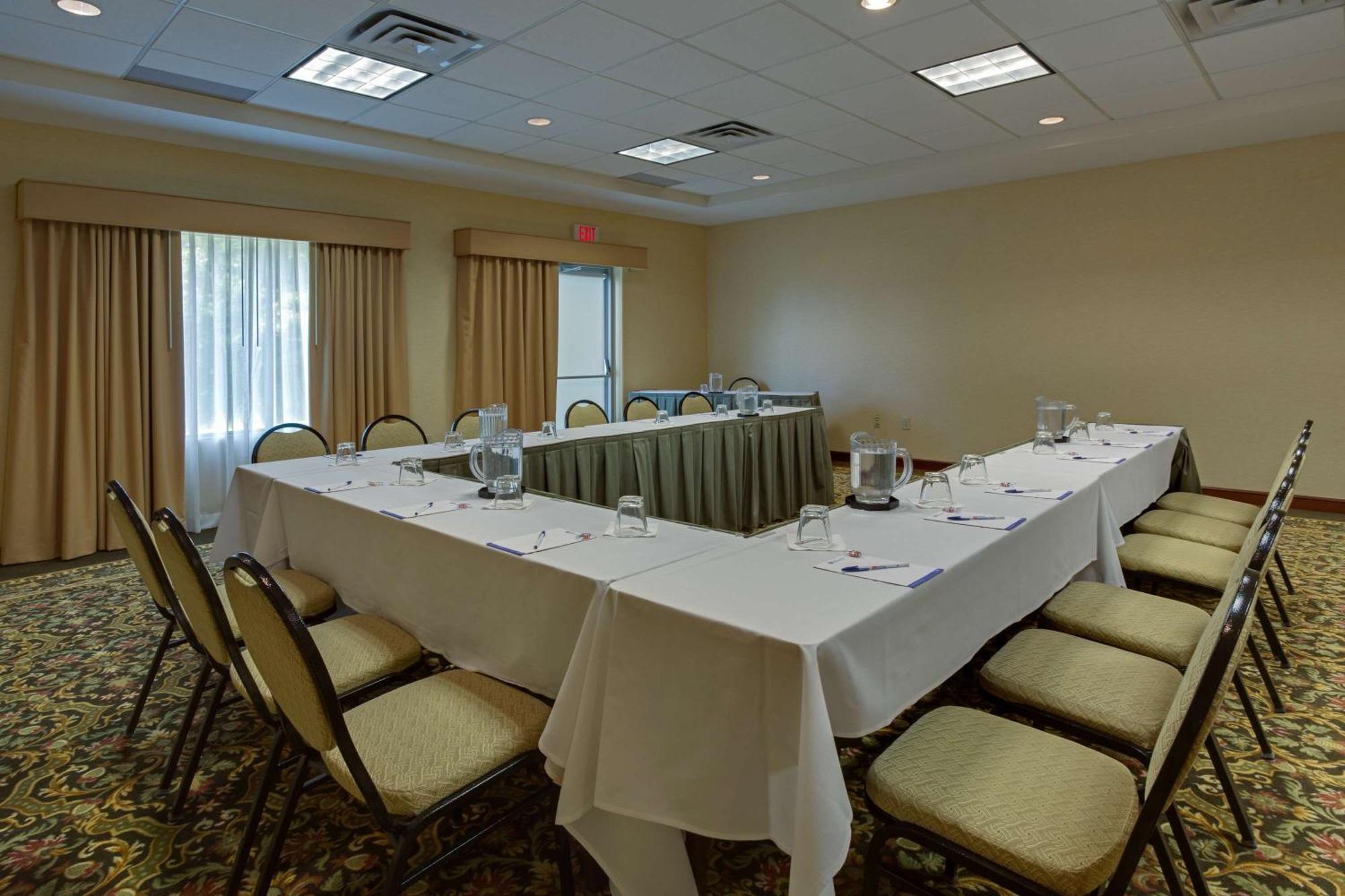 Hilton Garden Inn Cleveland Airport Fairview Park Extérieur photo