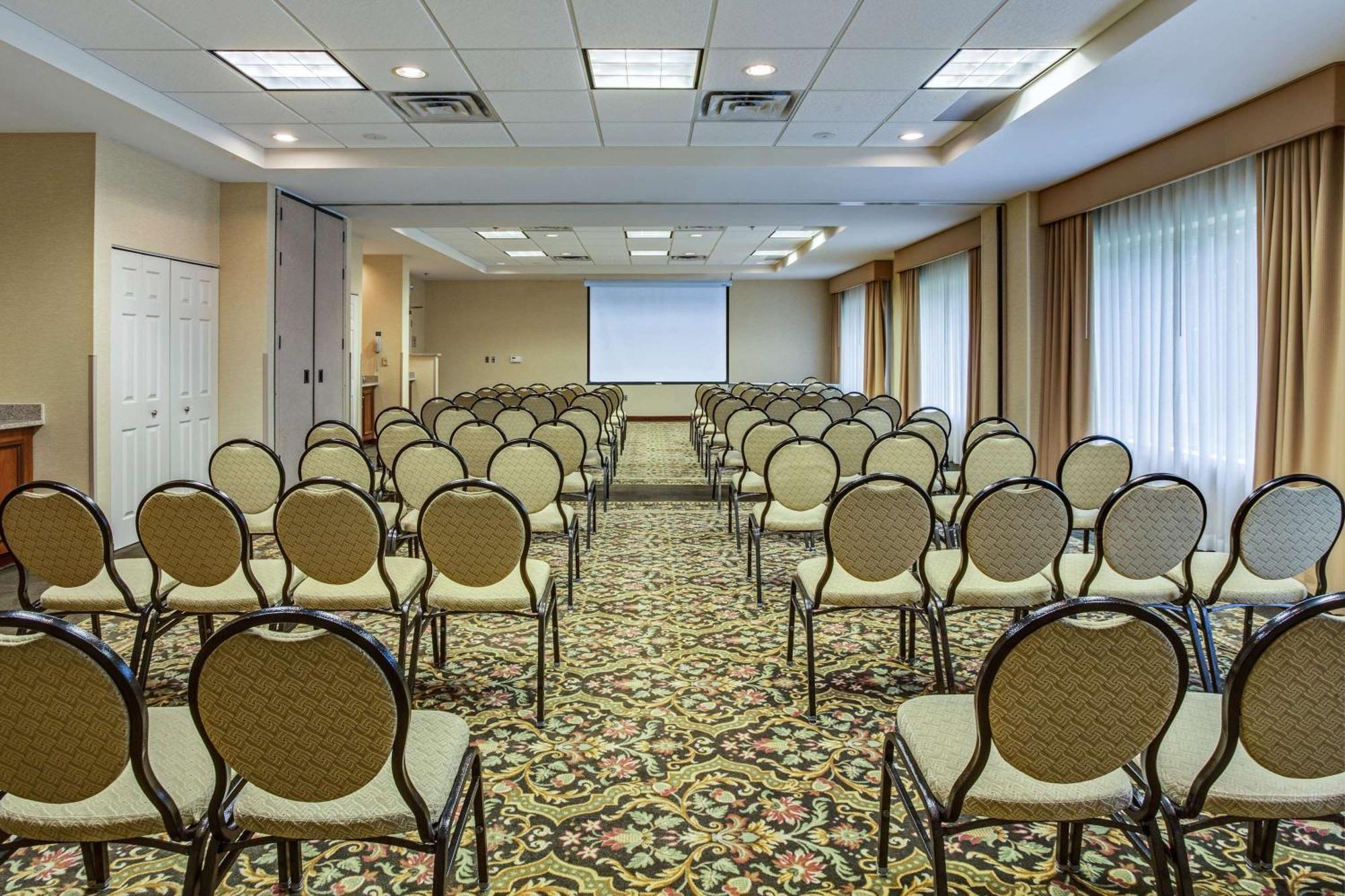 Hilton Garden Inn Cleveland Airport Fairview Park Extérieur photo
