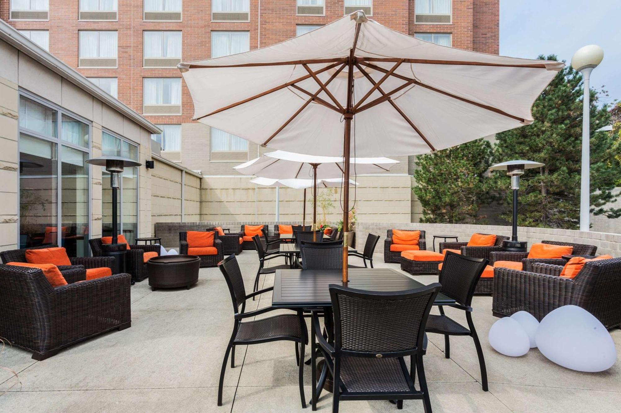 Hilton Garden Inn Cleveland Airport Fairview Park Extérieur photo